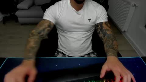 Snapshot of masterkingmuscle chatting on 02/09/25, 07:41 masterkingmuscle online show from 02/09/25, 07:41