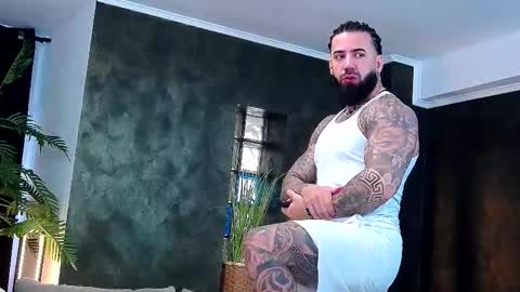 Snapshot of masterkingofmuscle chatting on 12/16/25, 09:58 masterkingofmuscle online show from 12/16/25, 09:58
