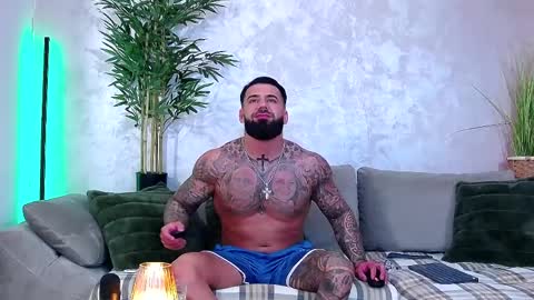 Snapshot of masterkingofmuscle chatting on 04/06/26, 10:00 masterkingofmuscle online show from 04/06/26, 10:00
