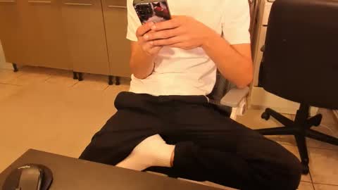 Snapshot of mastermiko chatting on 12/16/25, 07:02 Silly Rabbit online show from 12/16/25, 07:02