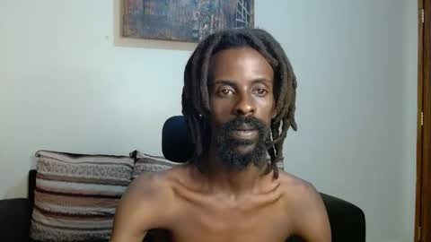 Snapshot of masterr_bate chatting on 12/15/25, 08:57 Marl online show from 12/15/25, 08:57