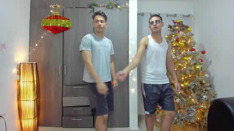 Snapshot of masters_sexx chatting on 12/29/24, 11:18 Team Cris Darwin- Fernando- Stiven- David online show from 12/29/24, 11:18
