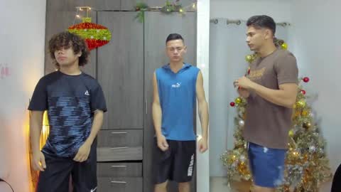 Snapshot of masters_sexx chatting on 12/30/24, 11:26 Team Cris Darwin- Fernando- Stiven- David online show from 12/30/24, 11:26