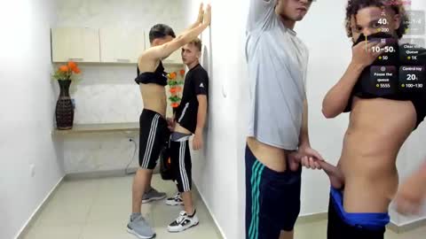 Snapshot of masters_sexx chatting on 02/22/25, 10:52 Team Cris Darwin- Fernando- Stiven- David online show from 02/22/25, 10:52
