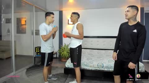 Snapshot of masters_sexx chatting on 10/05/25, 11:30 Team Cris Darwin- Fernando- Stiven- David online show from 10/05/25, 11:30