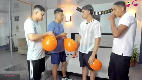 Snapshot of masters_sexx chatting on 11/21/25, 11:31 Team Cris Darwin- Fernando- Stiven- David online show from 11/21/25, 11:31