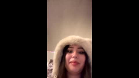 Snapshot of masturbatingmariamiller chatting on 12/31/24, 08:15 masturbatingmariamiller online show from 12/31/24, 08:15