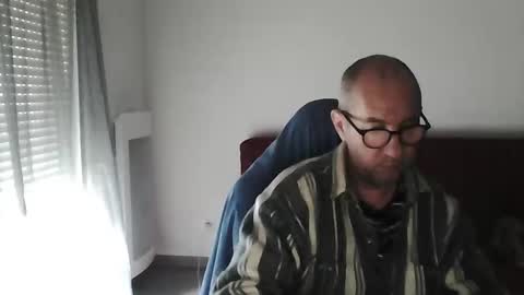 mat11efou online show from 10/16/25, 10:05