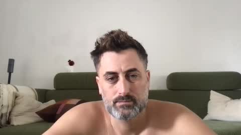 Snapshot of mat_johof chatting on 10/21/25, 01:23 mat_johof online show from 10/21/25, 01:23