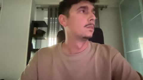 Aaron online show from 11/11/25, 04:29