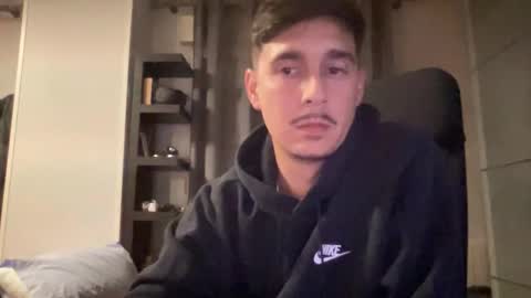 Aaron online show from 12/04/25, 06:27