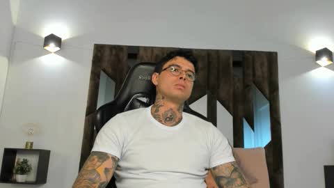 mateo_dilucajs1 online show from 10/04/25, 10:52