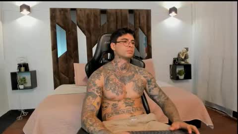 mateo_dilucajs1 online show from 10/10/25, 10:09