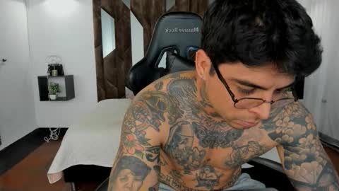 mateo_dilucajs1 online show from 10/11/25, 09:46