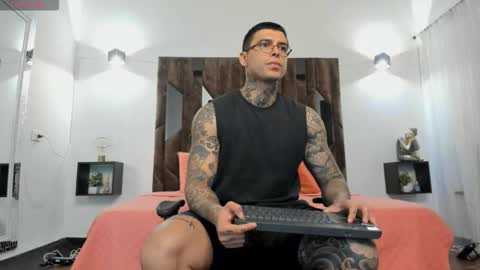 mateo_dilucajs1 online show from 11/17/25, 10:10