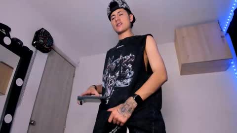 mateo_escobar online show from 09/12/25, 12:44