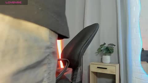 Snapshot of mateo_hunter chatting on 11/10/25, 03:16 MATEO HUNTER online show from 11/10/25, 03:16