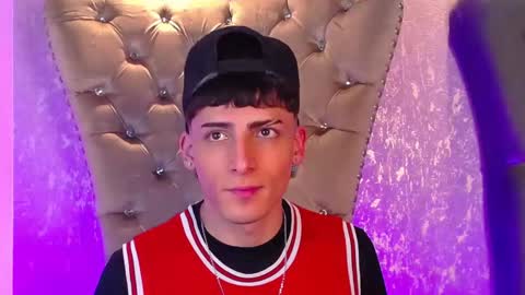 mateo mitchell online show from 10/23/25, 06:45