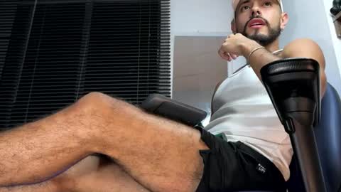 Snapshot of mateobaer_ chatting on 07/09/26, 08:40 Mateo Baer online show from 07/09/26, 08:40