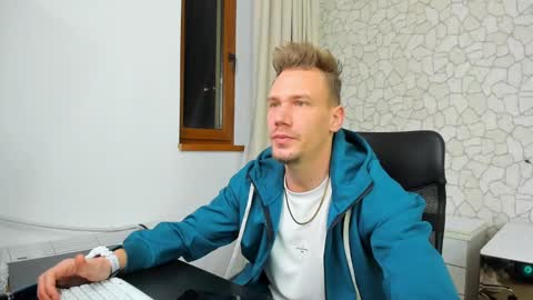 Snapshot of mateobenjamin chatting on 01/05/25, 08:21 MateoBenjamin online show from 01/05/25, 08:21