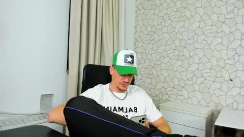 Snapshot of mateobenjamin chatting on 01/07/25, 08:31 MateoBenjamin online show from 01/07/25, 08:31