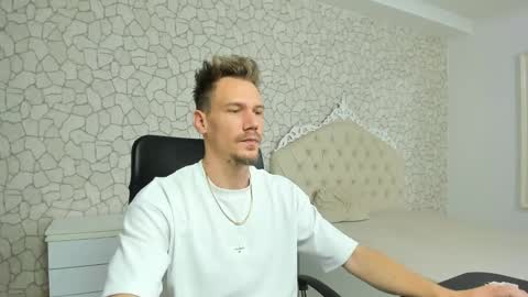 Snapshot of mateobenjamin chatting on 01/10/25, 05:56 MateoBenjamin online show from 01/10/25, 05:56