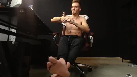 Snapshot of mateobenjamin chatting on 01/14/25, 04:08 MateoBenjamin online show from 01/14/25, 04:08