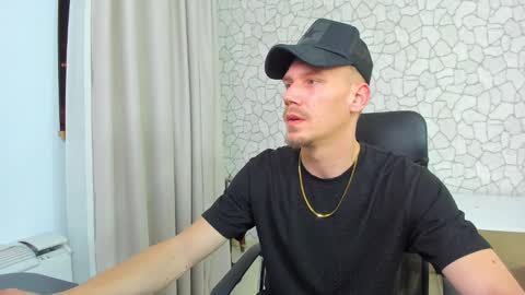 Snapshot of mateobenjamin chatting on 01/20/25, 05:16 MateoBenjamin online show from 01/20/25, 05:16