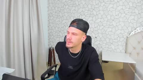 Snapshot of mateobenjamin chatting on 01/22/25, 07:34 MateoBenjamin online show from 01/22/25, 07:34