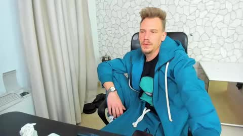 Snapshot of mateobenjamin chatting on 01/30/25, 08:21 MateoBenjamin online show from 01/30/25, 08:21