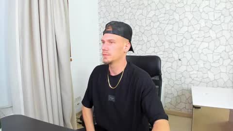 Snapshot of mateobenjamin chatting on 02/08/25, 09:04 MateoBenjamin online show from 02/08/25, 09:04