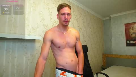 Snapshot of mateobenjamin chatting on 10/18/25, 05:10 MateoBenjamin online show from 10/18/25, 05:10