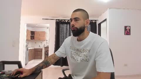 Snapshot of matheusbeard2 chatting on 06/12/26, 03:44 Matheus online show from 06/12/26, 03:44