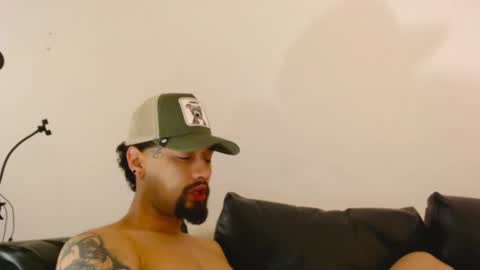 STRURIBE ON INSTAGRAM online show from 01/07/25, 05:31