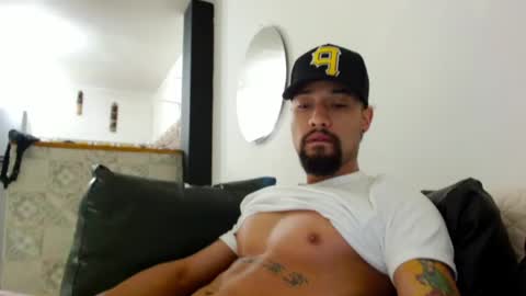 STRURIBE ON INSTAGRAM online show from 01/15/25, 11:32