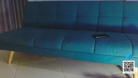 STRURIBE ON INSTAGRAM online show from 10/06/25, 08:23