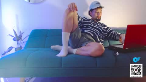 STRURIBE ON INSTAGRAM online show from 10/24/25, 07:10