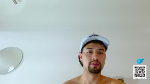 STRURIBE ON INSTAGRAM online show from 11/10/25, 09:25