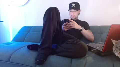 STRURIBE ON INSTAGRAM online show from 02/15/26, 08:05