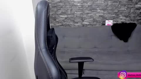 Mathew Independent model online show from 10/21/25, 06:41