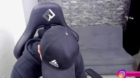 Mathew Independent model online show from 01/05/26, 08:01