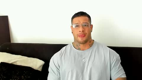 Snapshot of mathews_roses chatting on 09/24/25, 06:00 Marck Mathews online show from 09/24/25, 06:00