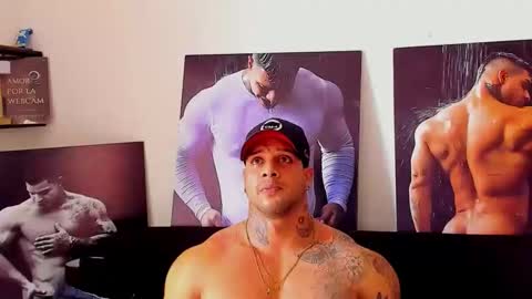 Snapshot of mathews_roses chatting on 12/15/25, 08:02 Marck Mathews online show from 12/15/25, 08:02