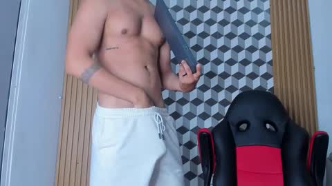 Snapshot of mathias_cocks chatting on 02/06/25, 10:21 mathias cocks online show from 02/06/25, 10:21