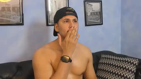 Snapshot of mathias_cocks chatting on 09/17/25, 04:47 mathias cocks online show from 09/17/25, 04:47