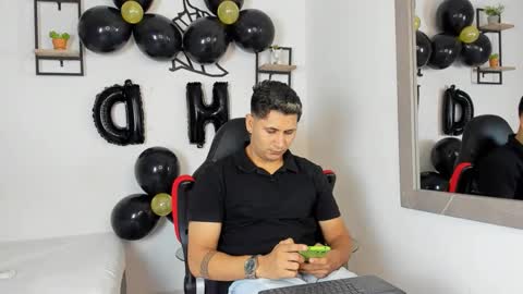 Snapshot of mathias_cocks chatting on 09/23/25, 04:59 mathias cocks online show from 09/23/25, 04:59