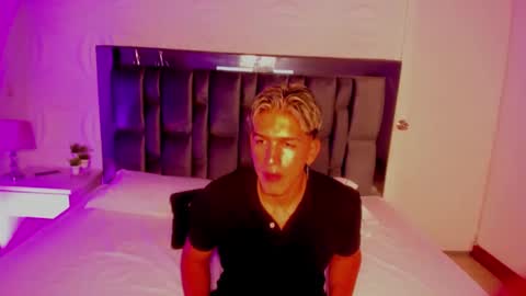 MathiasTaylor online show from 10/20/25, 07:36