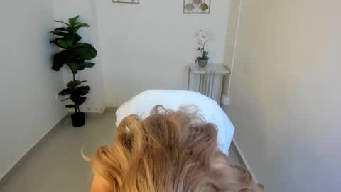 Mathilde  online show from 11/30/25, 03:43