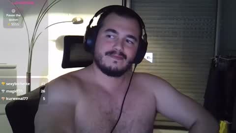 Snapshot of mathou34 chatting on 12/11/24, 04:31 Mathou online show from 12/11/24, 04:31