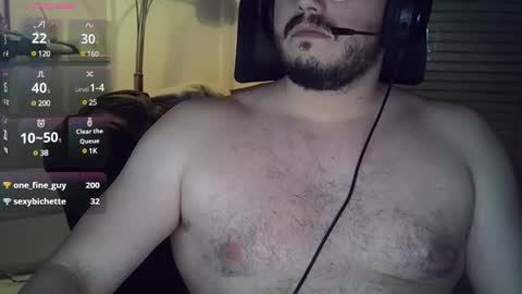 Snapshot of mathou34 chatting on 12/19/24, 09:38 Mathou online show from 12/19/24, 09:38